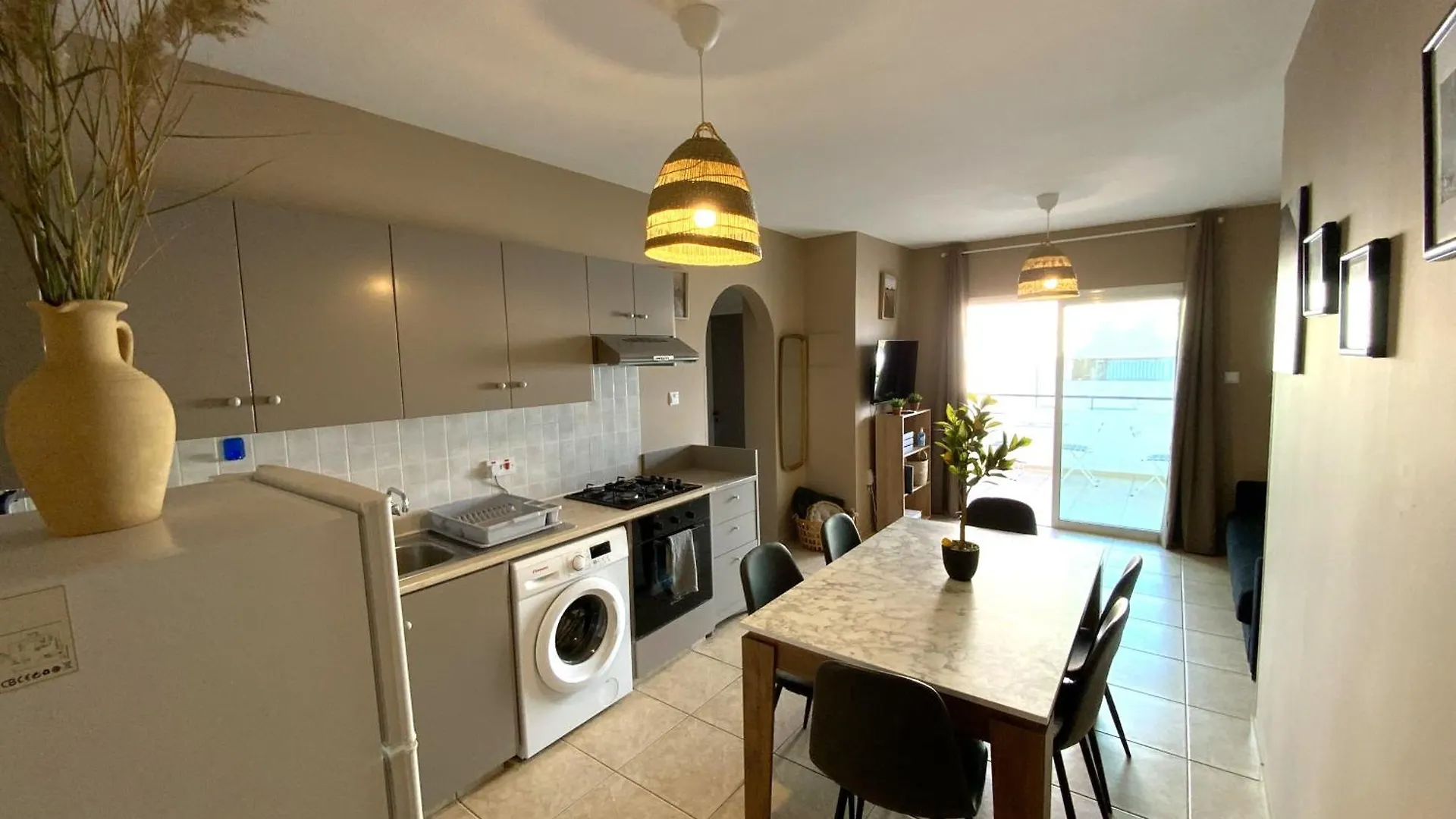 Cozy 2Br Beach Apt, Perfect For Getaways Larnaca Cyprus