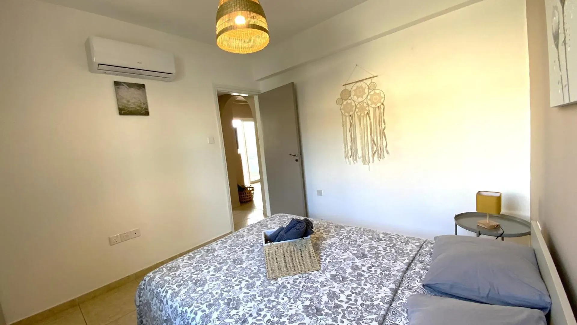 Cozy 2Br Beach Apt, Perfect For Getaways Larnaca Apartment