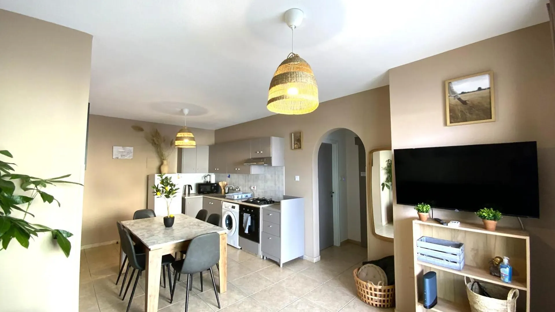 Cozy 2Br Beach Apt, Perfect For Getaways contacts